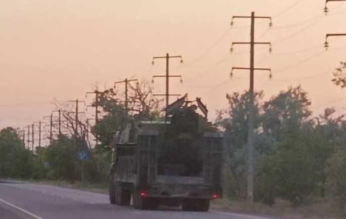 Партизани зафіксували перекидання техніки загарбників в окупованому Криму та натякнули на "салют"