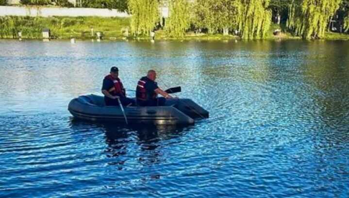 На Миколаївщині чоловік хотів переплисти озеро та потонув