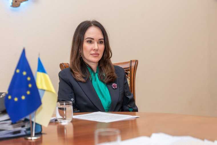 ОП не будет обращаться в КСУ, чтобы подтвердить легитимность Зеленского, – Мудрая