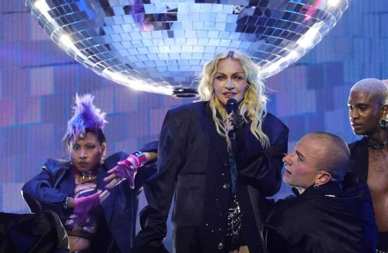 Фанат подал в суд на Мадонну из-за ее выступления