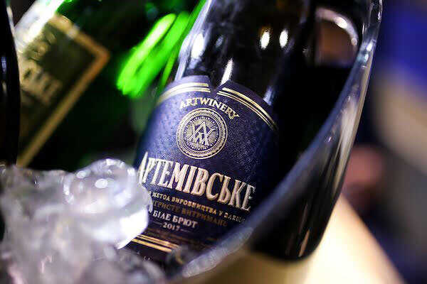 Активисты требуют переименовать «Артемовское шампанское»