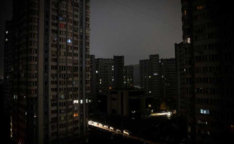 В столице вернулись к семичасовым отключениям света
