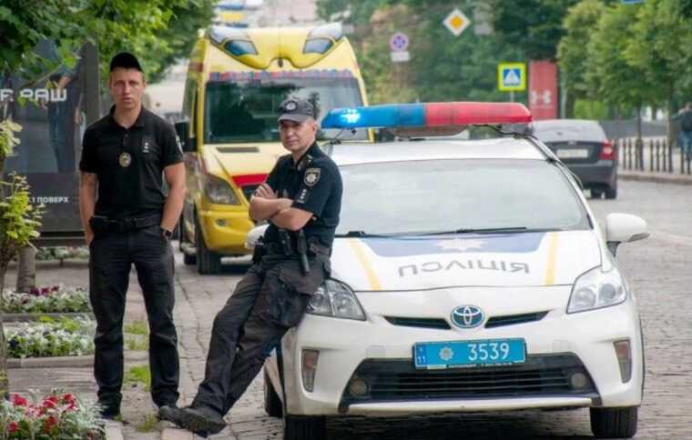 Ухвалено рішення про бронювання 90% особового складу Нацполіції та ДСНС, — голова МВС Клименко