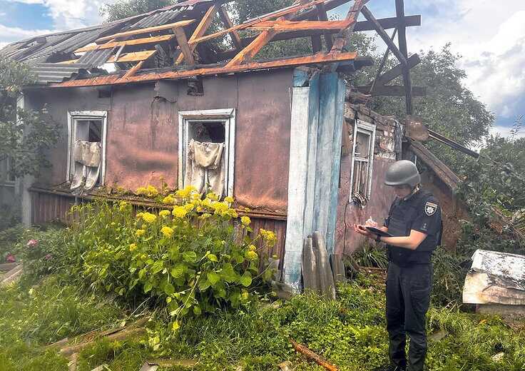 Загарбники вдарили по прикордонню Чернігівщини: вщент зруйновано житловий будинок