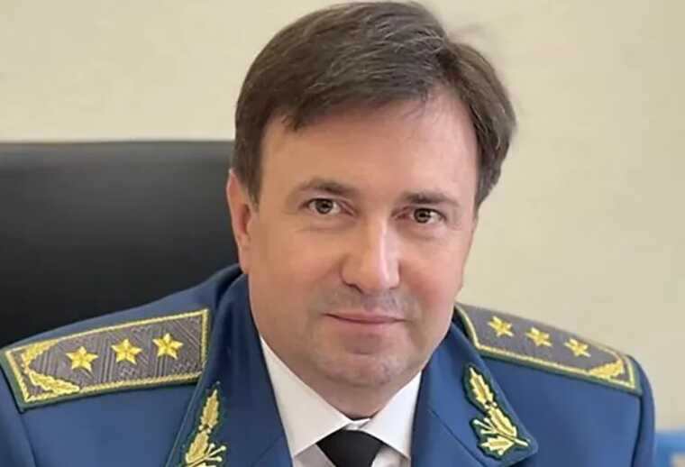 Звільнений за корупцію митник Руслан Черкаський подав до суду на Кабмін