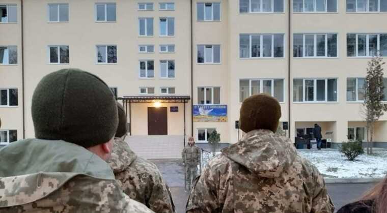 Стало відомо, хто стоїть за блокуванням будівництва житла для військових в Ужгороді