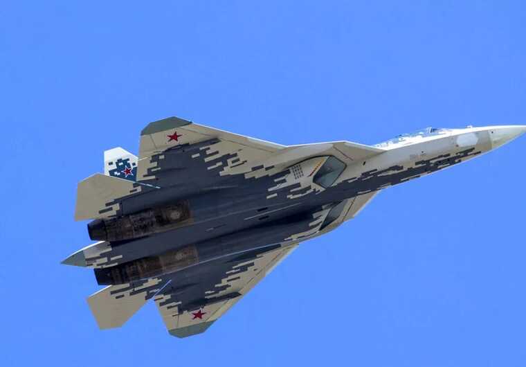 У мережі показали супутниковий знімок пошкодженого Су-57 на аеродромі Ахтубінськ