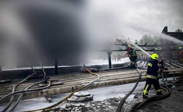 На Київщині загасили пожежу, яка вирувала понад три доби