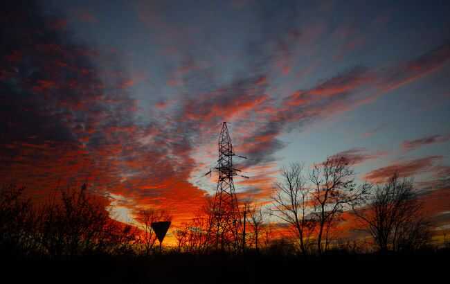 На сході РФ вдарила по підстанції: відбулися знеструмлення та затримки поїздів