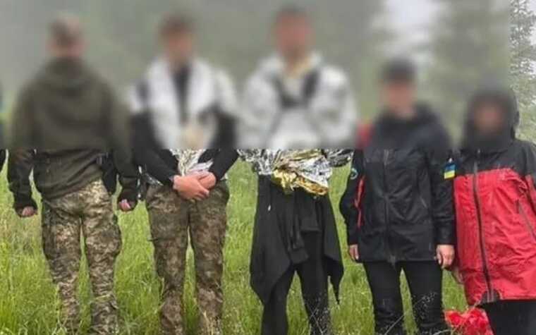 Двое мужчин заблудились, пытаясь бежать в Румынию