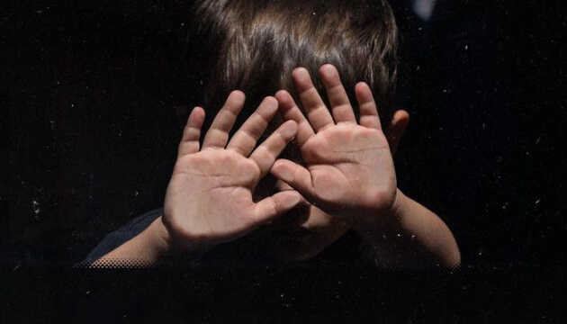 ЗМІ: Росіяни пропонували викраденим українським дітям гроші для переїзду до РФ