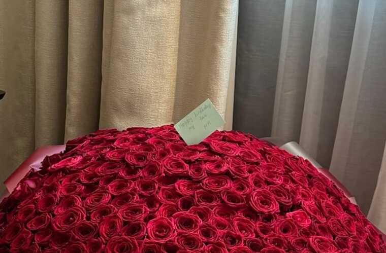 У день народження Мудрик обдарував свою російську дівчину тисячею троянд