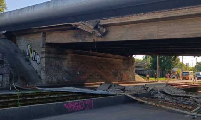 Внешних признаков, что Воздухофлотский мост в Киеве обрушится, не было, - инженер