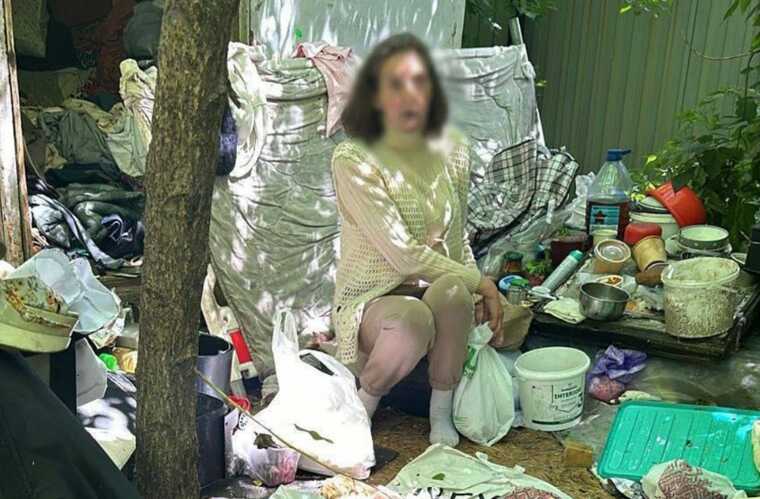 Жінці, яка здійснила наругу над могилами українських військових, призначили судово-психіатричну експертизу