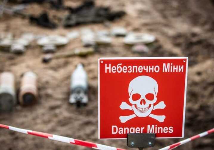 Под Киевом строители во время работ выкопали снаряд