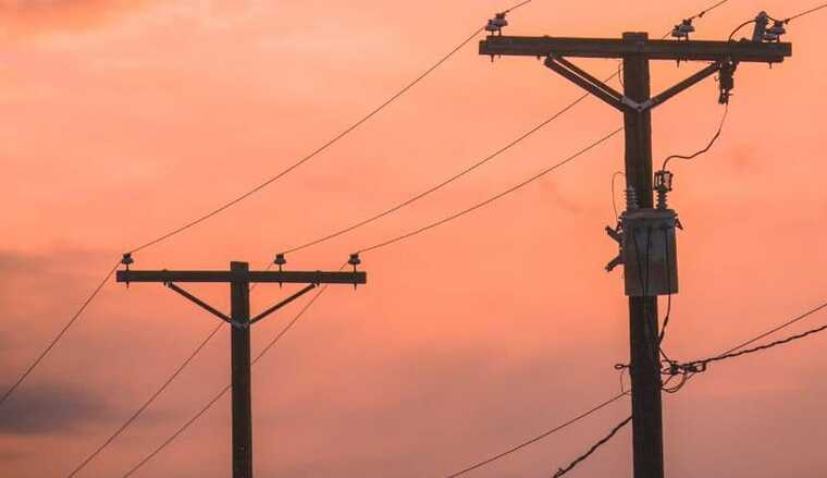 Через пожежу на лінії електропередач Чорногорія та сусідні країни майже повністю знеструмлені