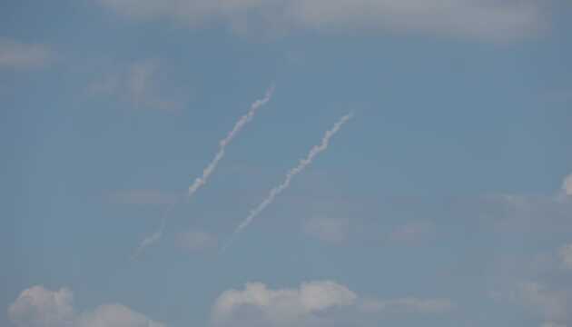 В окупованому Маріуполі пролунали вибухи: працювала ППО загарбників