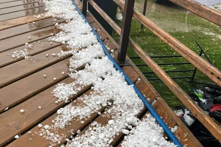 Львів та область накрила потужна гроза з градом