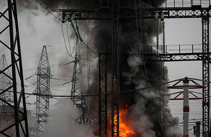 Майже половина Харкова залишилася без світла після ударів РФ по об’єктах інфраструктури