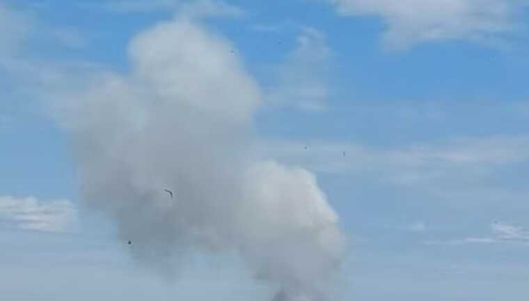 У Харкові пролунали вибухи: окупанти завдали авіаудару