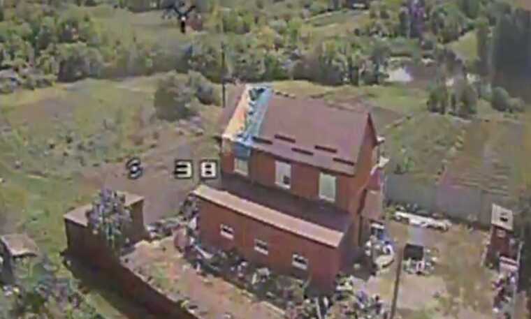 У РФ у Бєлгородській області місцеві вивісили на своєму будинку прапор України