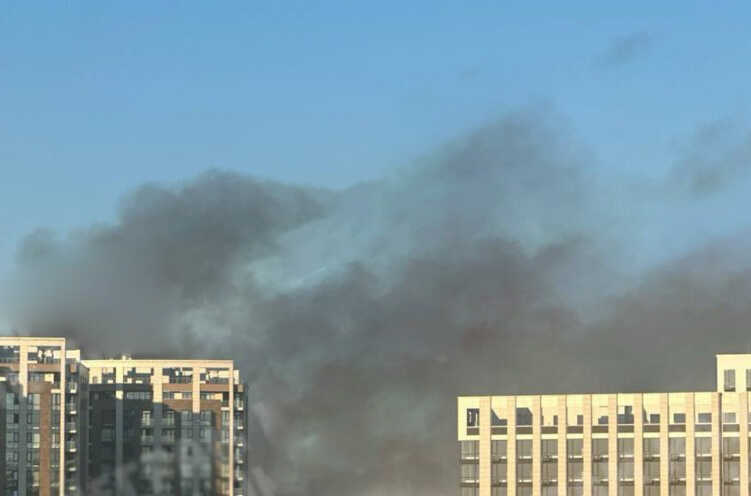 У Києві горить ринок "Юність"