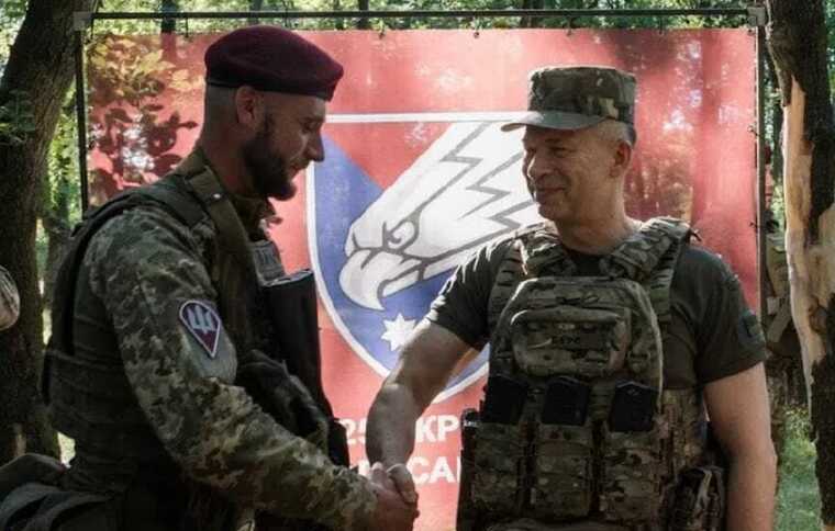 Сирський відвідав бойові бригади на Донеччині