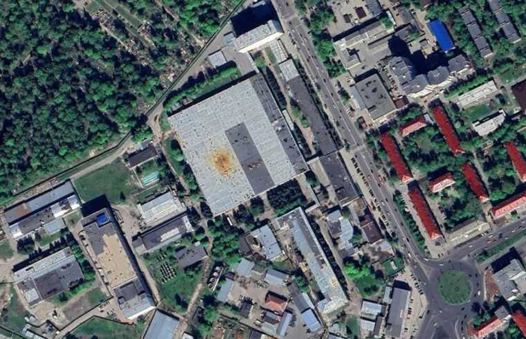 БпЛА атакували найбільший завод електроніки та військову частину в РФ, — ЗМІ