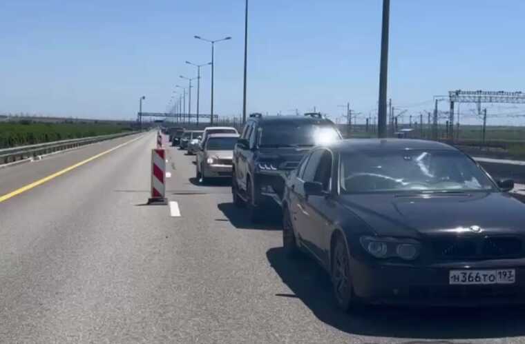 На в’їзд до окупованого Криму з боку РФ утворилися затори