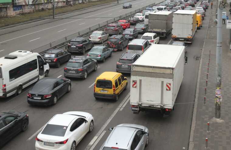 Українців хочуть штрафувати за перевищення транспортом допустимого рівня шуму