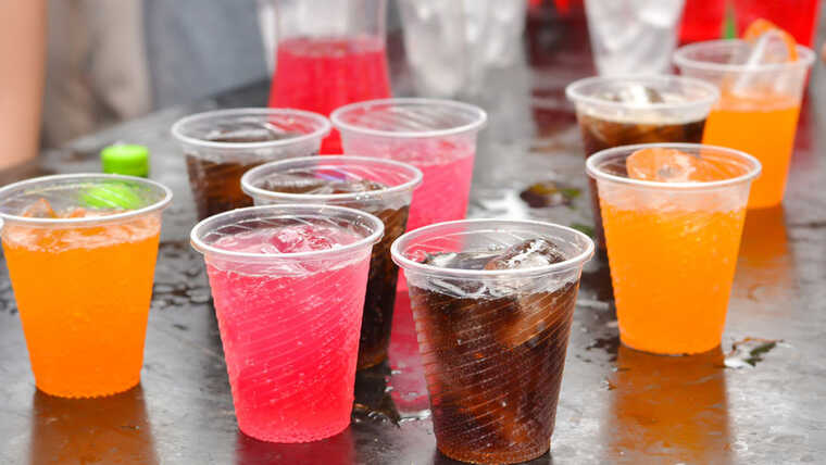 Украина в ближайшие годы введет акциз на напитки с сахаром, — СМИ