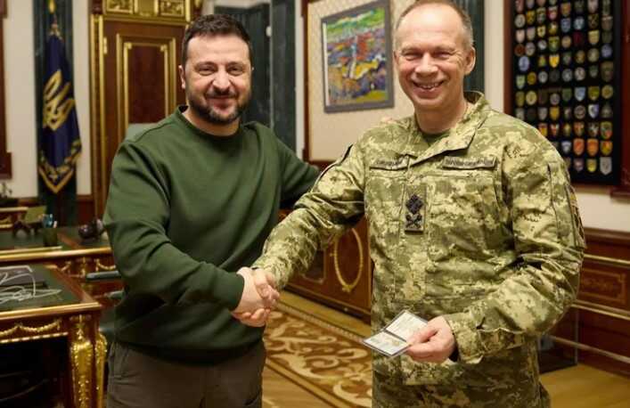 Зеленський «не сильно у захваті» від головнокомандувача ЗСУ Сирського, — ЗМІ