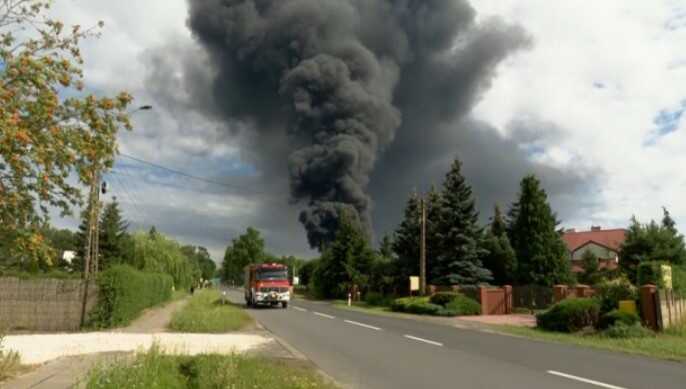 У Польщі на сміттєпереробному заводі стався вибух і пожежа, є постраждалі