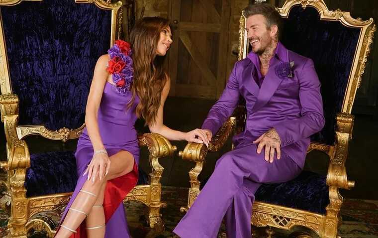 Девід і Вікторія Бекхеми відтворили культове весільне фото через 25 років