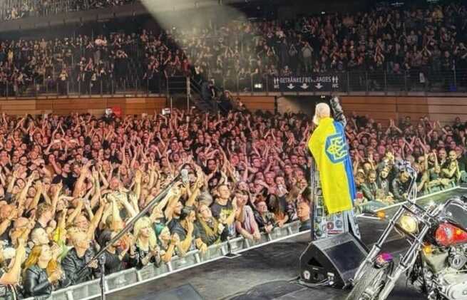 Лідер відомого гурту "Judas Priest" підтримав Україну під час концерту