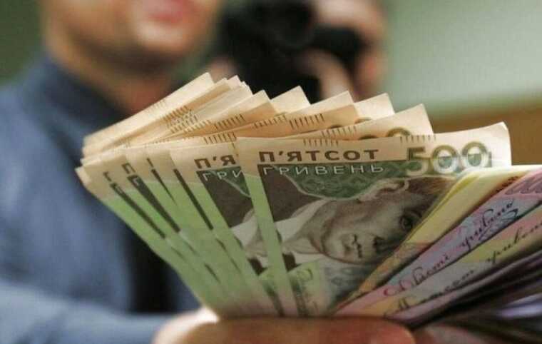 Менш ніж 10 тисяч гривень заробітної плати отримують 43% опитаних українців