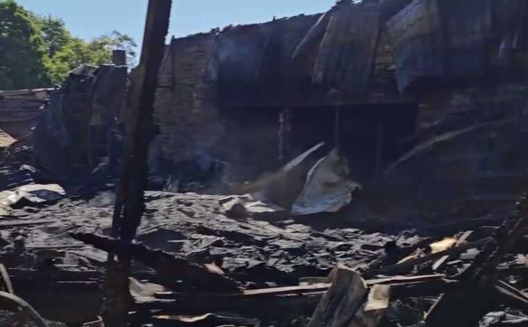 Russian Federation shelled Kherson city centre at night: a cafe burns down completely