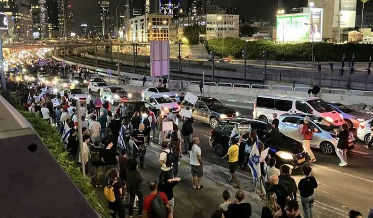 В Ізраїлі демонстранти перекрили автошляхи з вимогою звільнення заручників