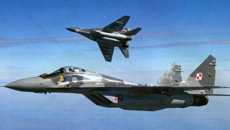 Польша дважды за день поднимала авиацию из-за обстрела Россией территории Украины