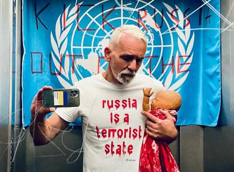 Всемирно известные звезды отреагировали на ракетную атаку РФ по "Охматдету"