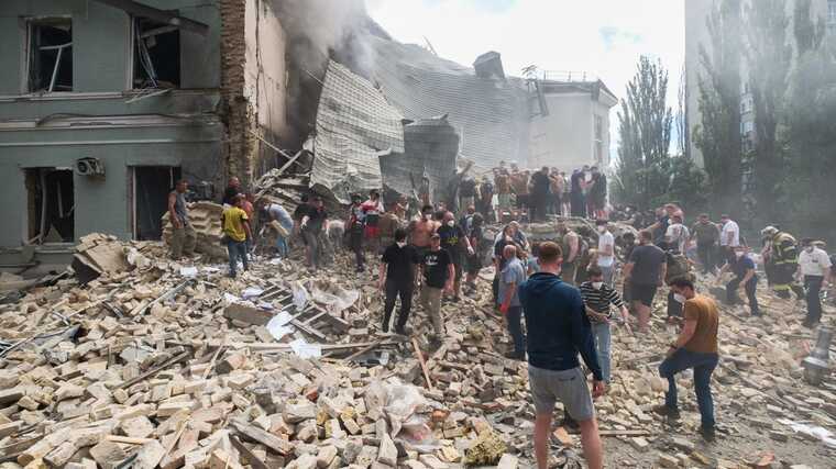 В МИД Китая отреагировали на ракетный удар по "Охматдету": призывают избегать эскалации