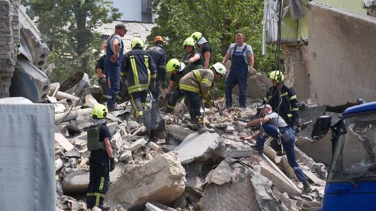 Окупанти зруйнували дві підстанції, які були на території "Охматдиту"