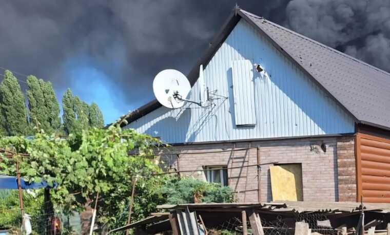 The invaders hit Nikopol, fires broke out: a man died