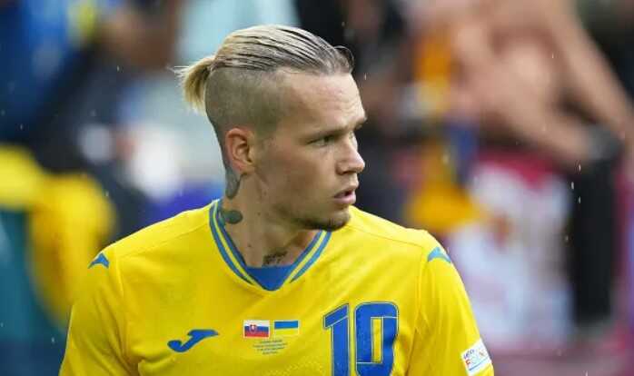 "Безнадежного Мудрика" призвали выгнать из "Челси", назвав его "провалом"