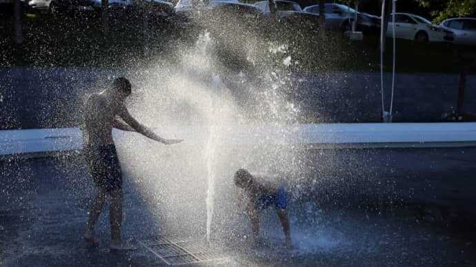 Синоптики здивували прогнозом погоди в Україні: найближчими днями буде ще спекотніше