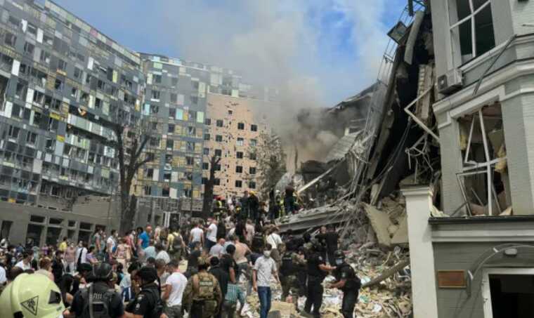 Автор марки про російський воєнний корабль створив світлину про "Охматдит"