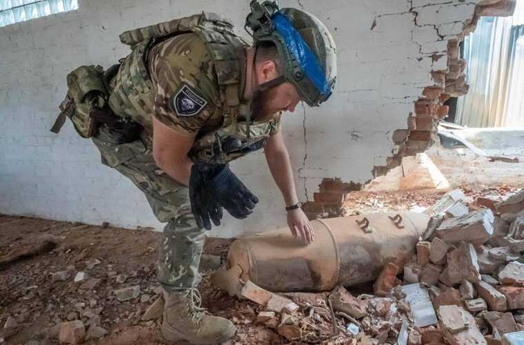 Удар авіабомбою по Білому Колодязю на Харківщині: приліт пошкодив сховище з зерном