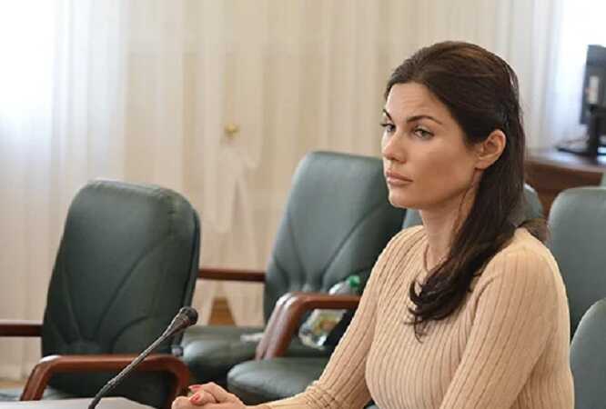Mother gave 2 million hryvnia in cash to the judge of the Kyiv District Administrative Court