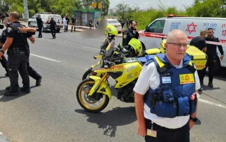 В Ізраїлі терорист врізався на авто в автобусну зупинку: є постраждалі
