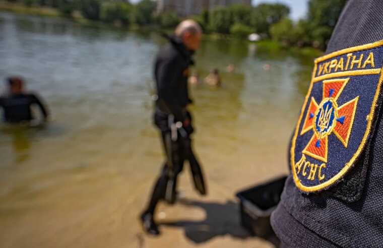 На Киевщине во время отдыха у пруда погиб 4-летний мальчик